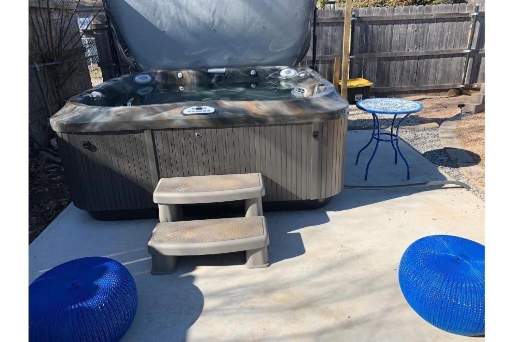1 Mile To Fort Sill! The Carolebelle Cottage Sleeps 8 With Hottub,Grills,Firepit Lawton Exterior photo