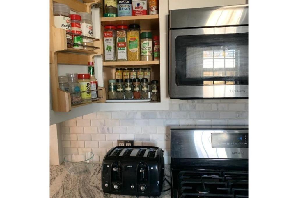 1 Mile To Fort Sill! The Carolebelle Cottage Sleeps 8 With Hottub,Grills,Firepit Lawton Exterior photo