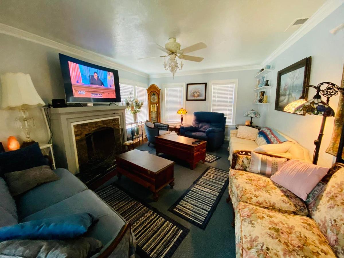 1 Mile To Fort Sill! The Carolebelle Cottage Sleeps 8 With Hottub,Grills,Firepit Lawton Exterior photo