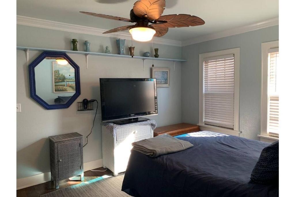 1 Mile To Fort Sill! The Carolebelle Cottage Sleeps 8 With Hottub,Grills,Firepit Lawton Exterior photo