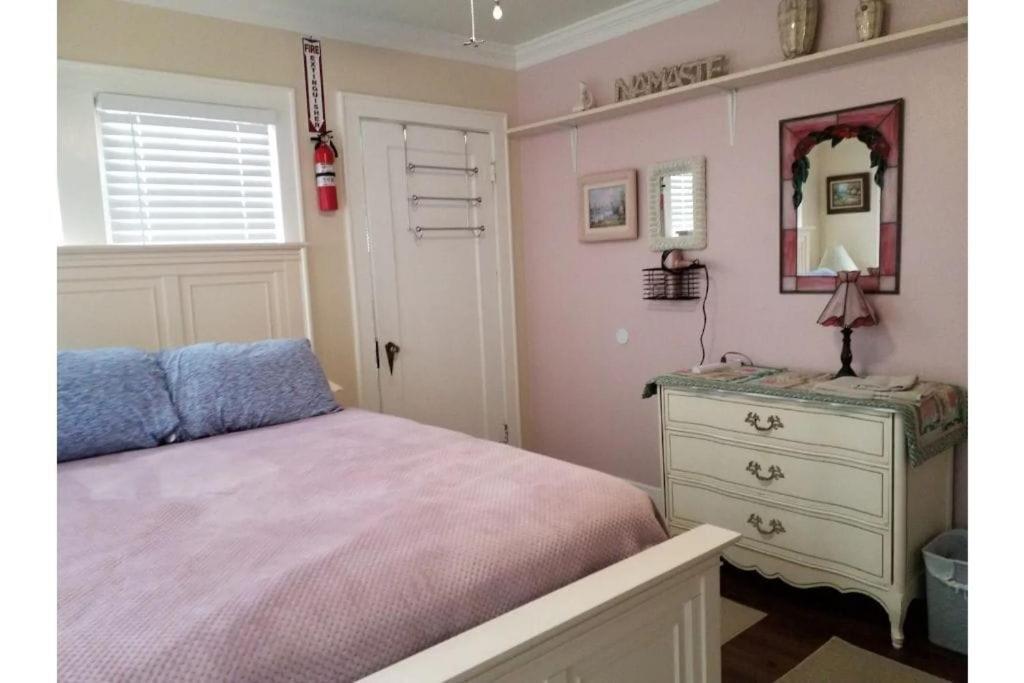 1 Mile To Fort Sill! The Carolebelle Cottage Sleeps 8 With Hottub,Grills,Firepit Lawton Exterior photo