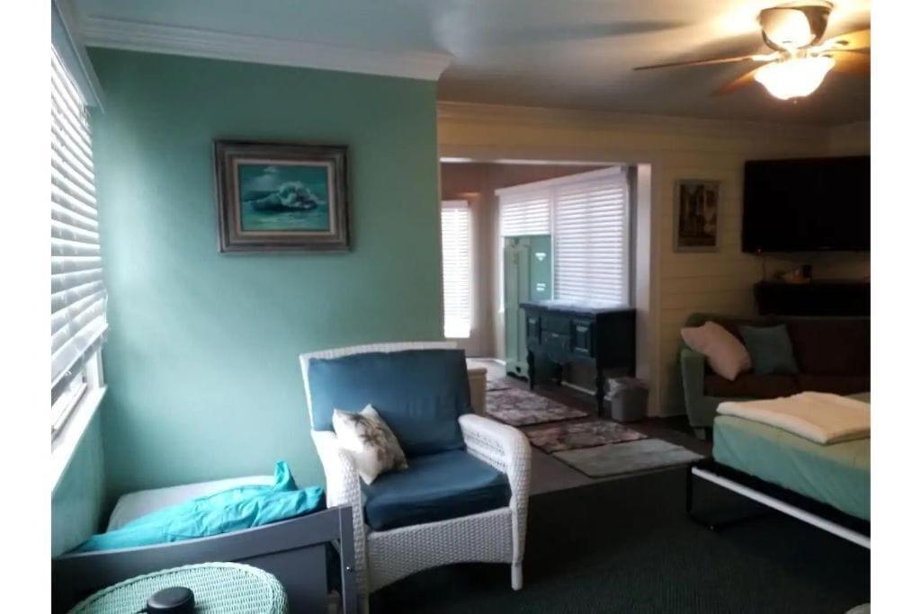 1 Mile To Fort Sill! The Carolebelle Cottage Sleeps 8 With Hottub,Grills,Firepit Lawton Exterior photo