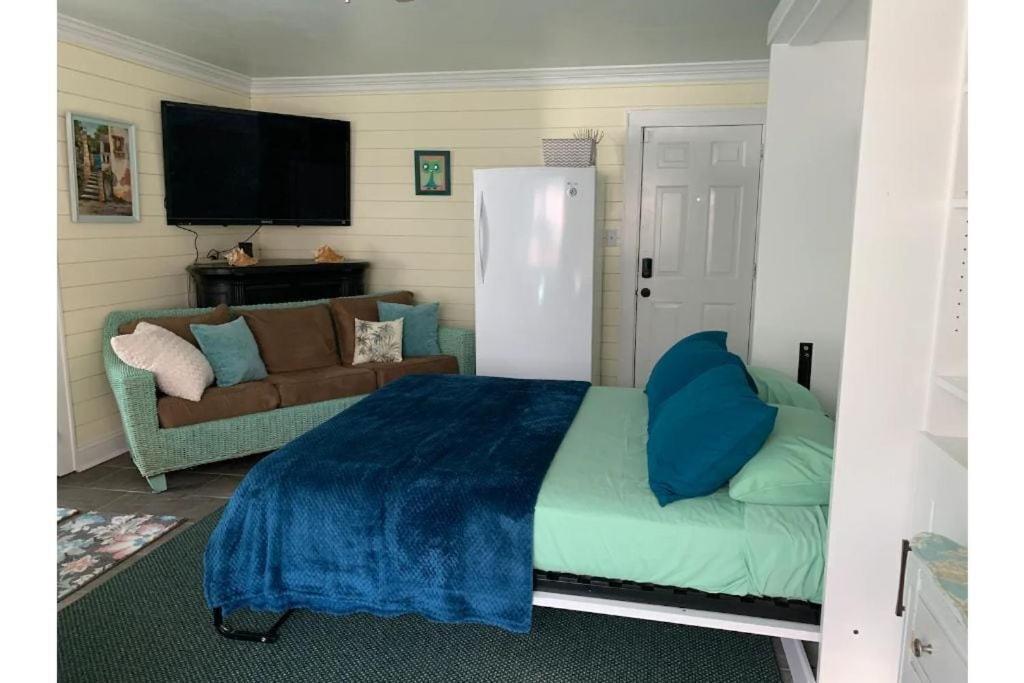 1 Mile To Fort Sill! The Carolebelle Cottage Sleeps 8 With Hottub,Grills,Firepit Lawton Exterior photo