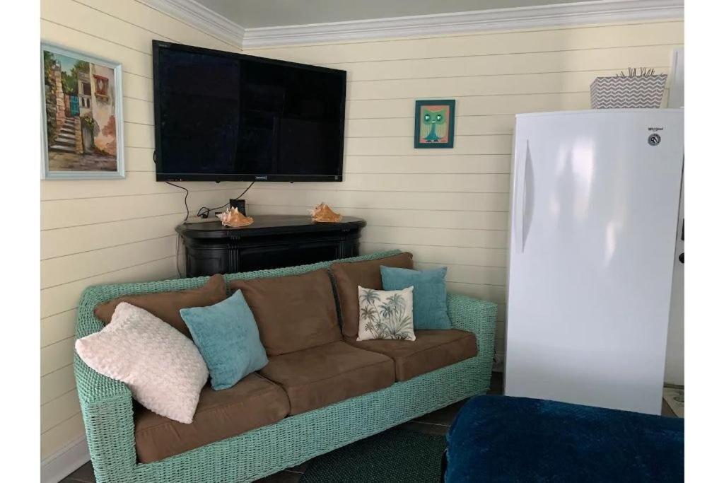 1 Mile To Fort Sill! The Carolebelle Cottage Sleeps 8 With Hottub,Grills,Firepit Lawton Exterior photo