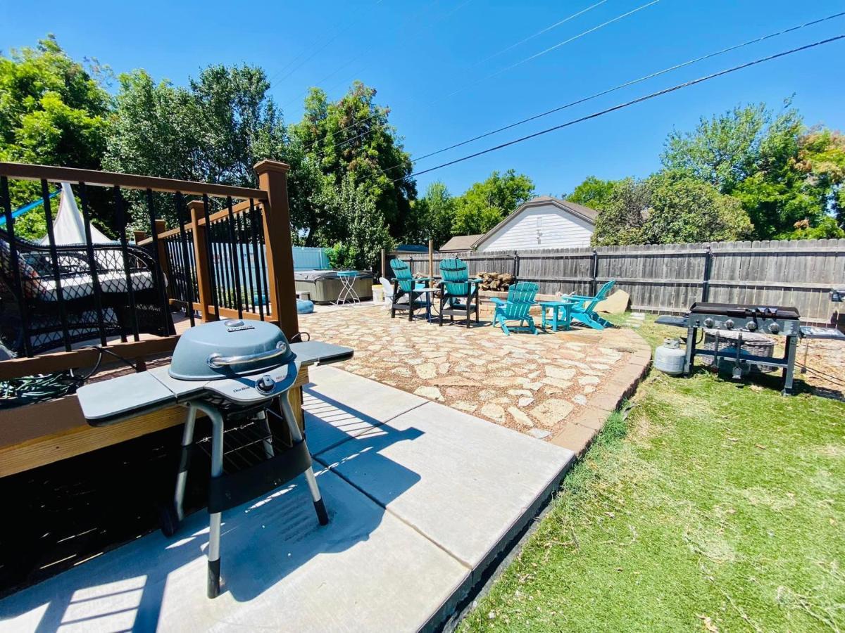 1 Mile To Fort Sill! The Carolebelle Cottage Sleeps 8 With Hottub,Grills,Firepit Lawton Exterior photo
